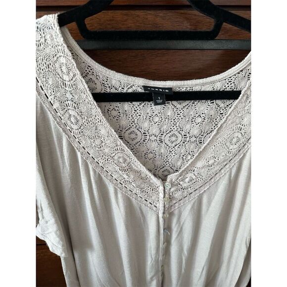 Torrid Plus Size 1 Beige Lace Trim Blouse Short Sleeve Casual Top - Picture 4 of 8